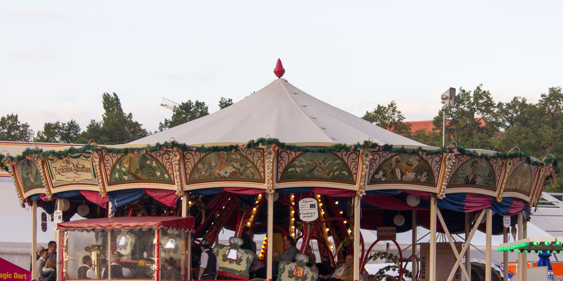 Krinoline – A historic carousel at the Oktoberfest