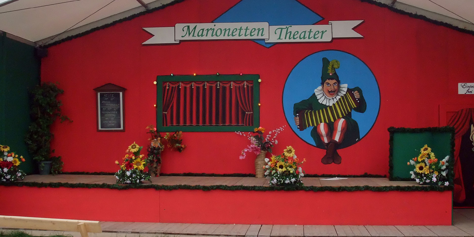 Munich Puppet Theater at Oide Wiesn (Munich Oktoberfest)