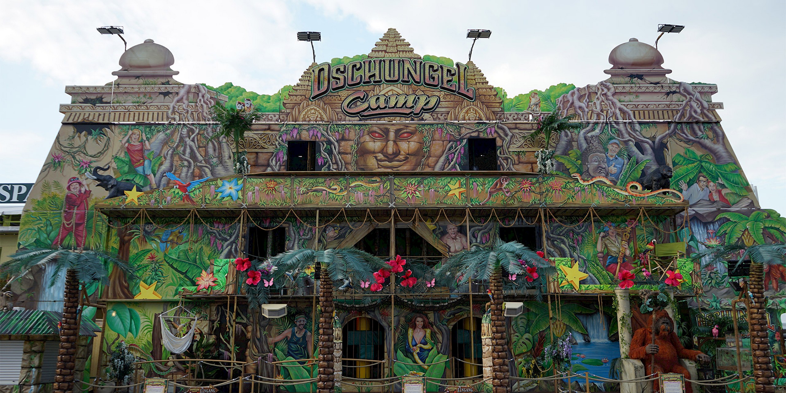 Dschungelcamp - A funhouse at the Munich Oktoberfest