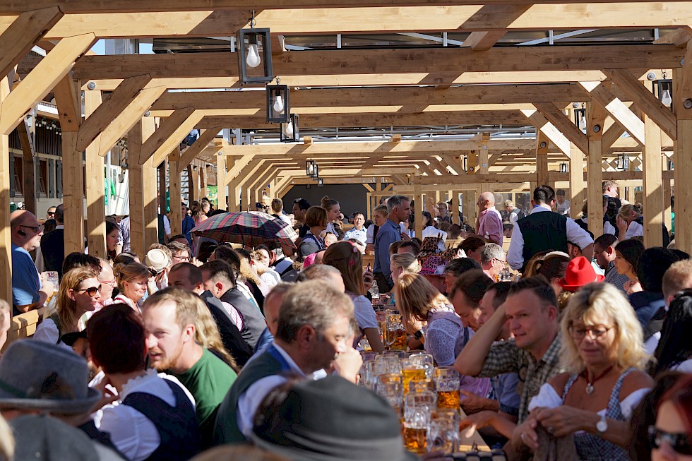 Winzerer Fähndl (Paulaner Festzelt) At The Oktoberfest