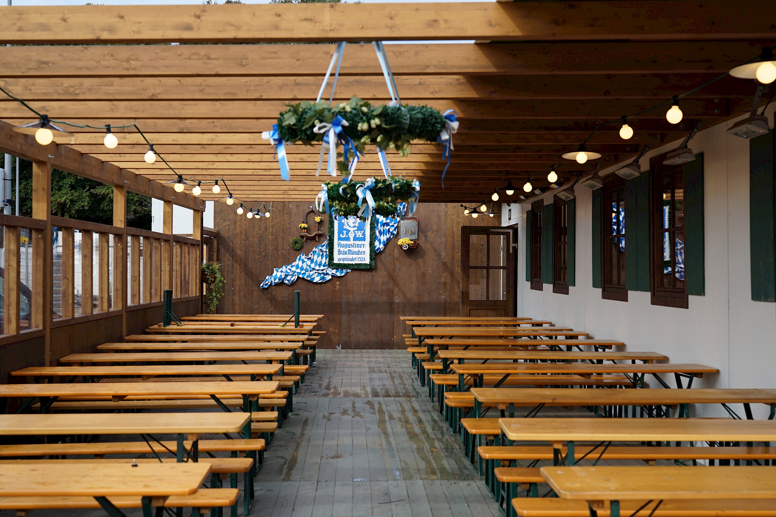 Schützenlisl - Oide Wiesn at the Oktoberfest